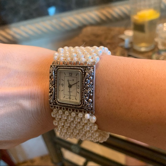 Jewelry - Vintage Jennie B quartz stainless steel watch bracelet